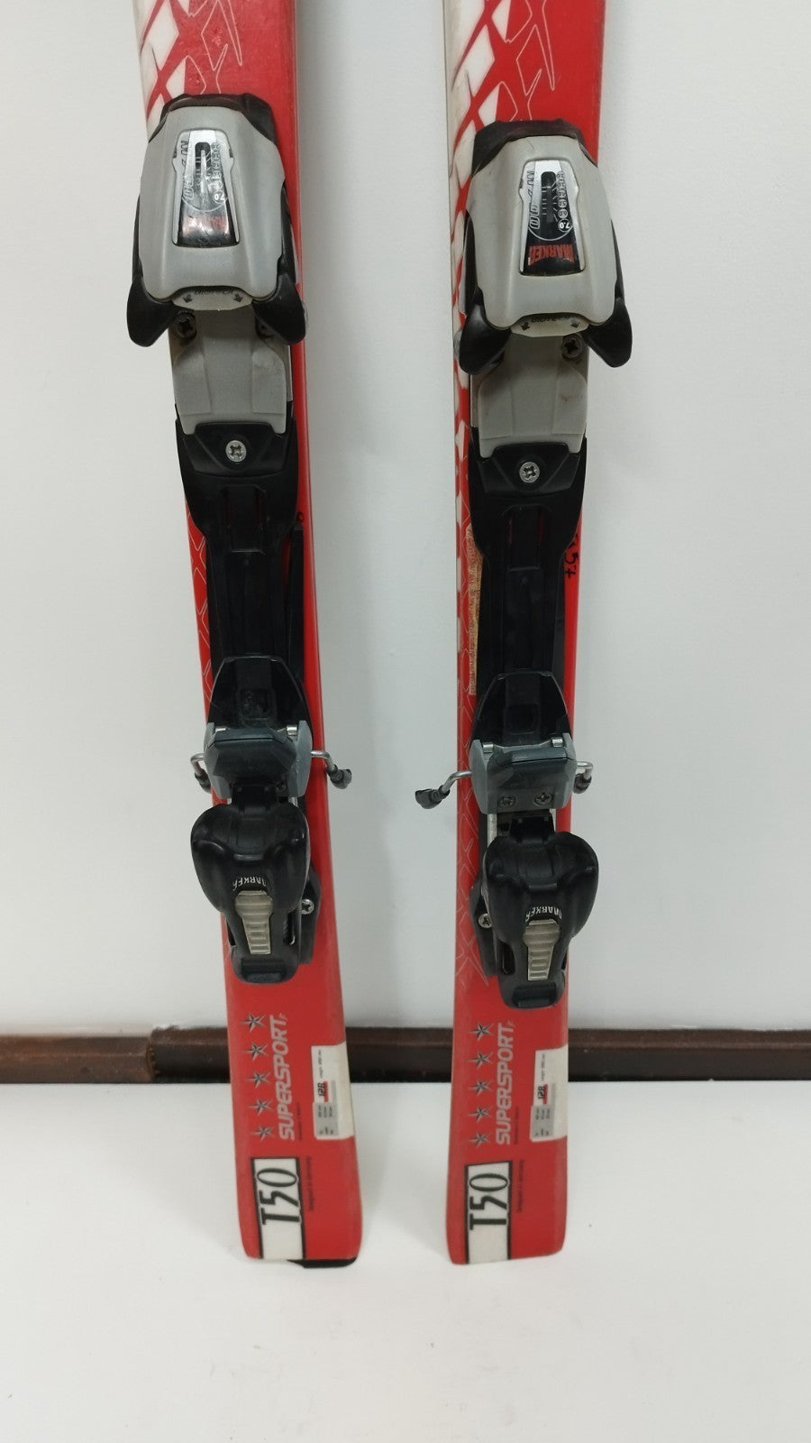 Skis Völkl Supersport T50 128 cm + fixations Marker M 700 Plaisir hivernal
