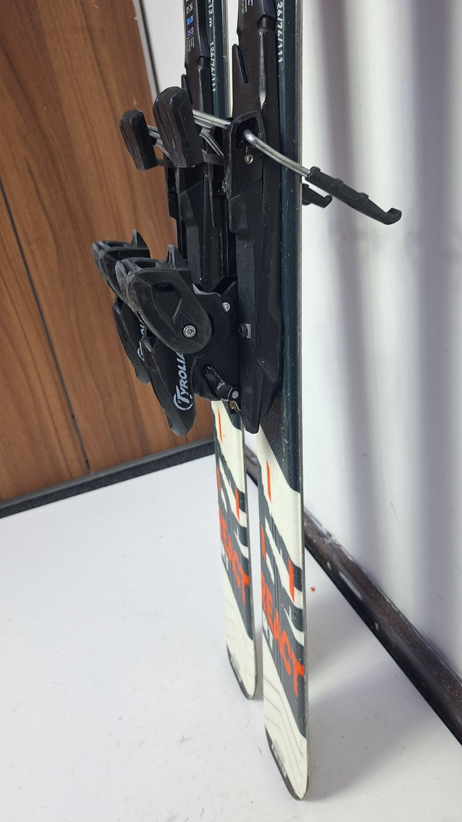 Rossignol React RT Carbon 156 cm Ski + Elan ESR 10 Bindings Winter Adventure