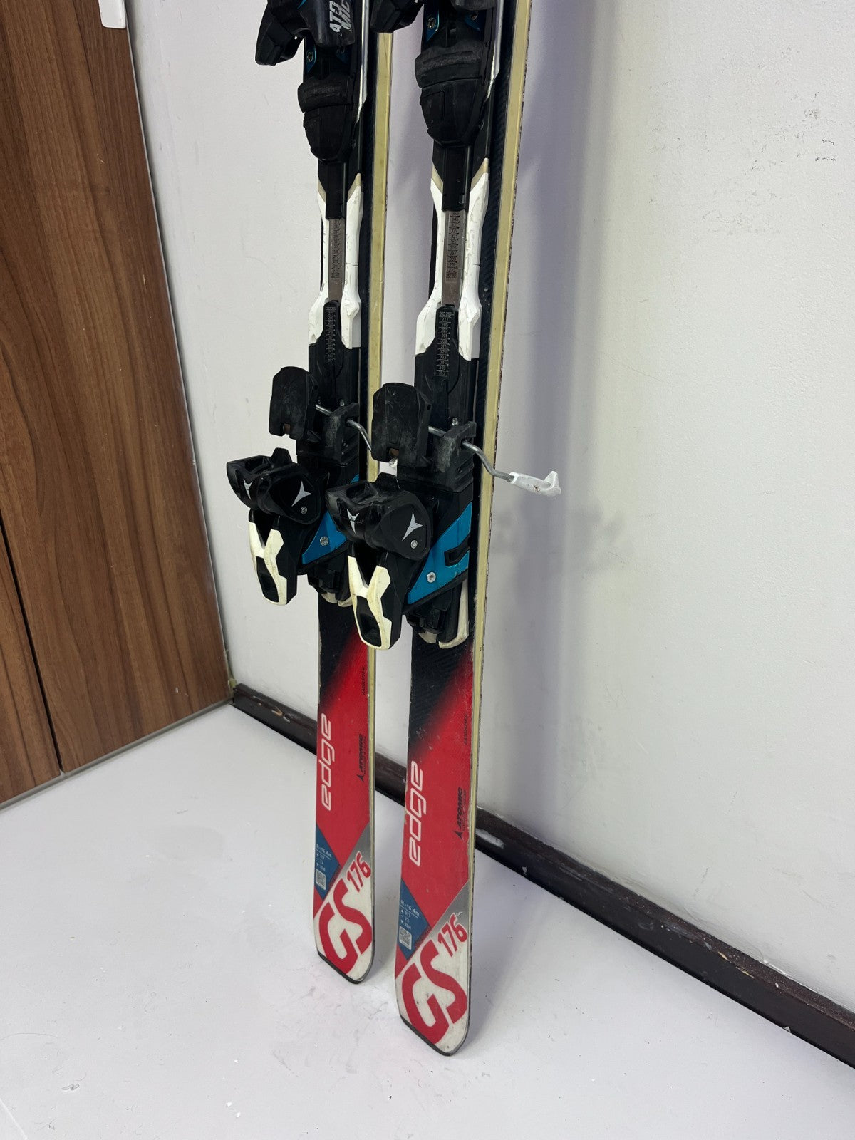 Sci Atomic Redster Edge GS 176 cm + attacchi Atomic 12 Divertimento invernale