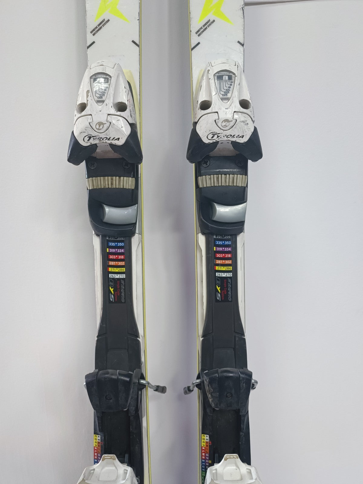 HEAD World Cup i.Speed ​​175 cm Ski + Tyrolia SP13 Bindungen Wintersport
