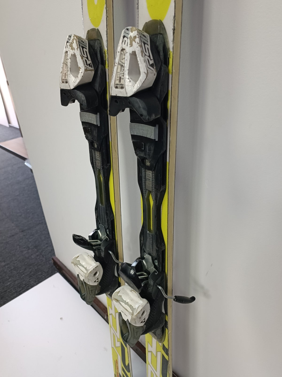 Fischer RC4 Super COMP 170 cm Ski + Fischer 10 Bindungen Wintersport Schnee