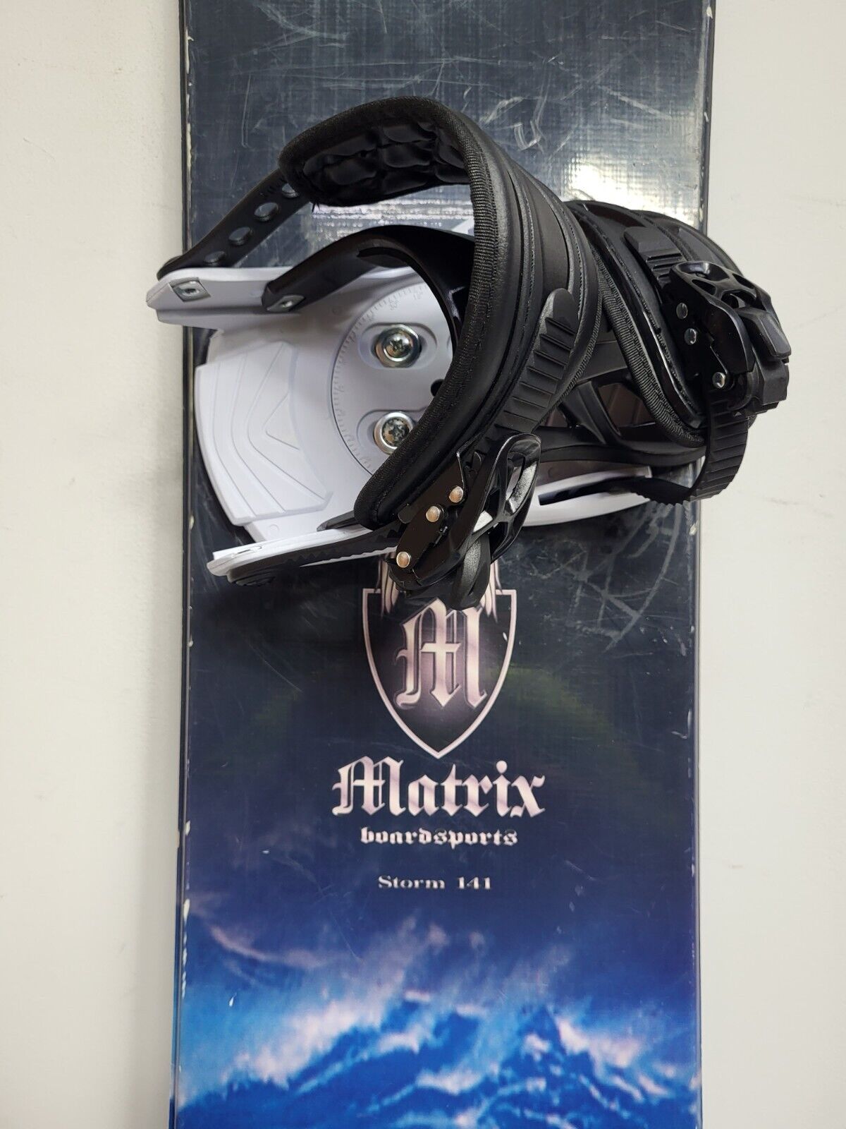 Matrix Storm 141 cm Snowboard + NEW Firefly Size S Bindings Snow Adventure Fun