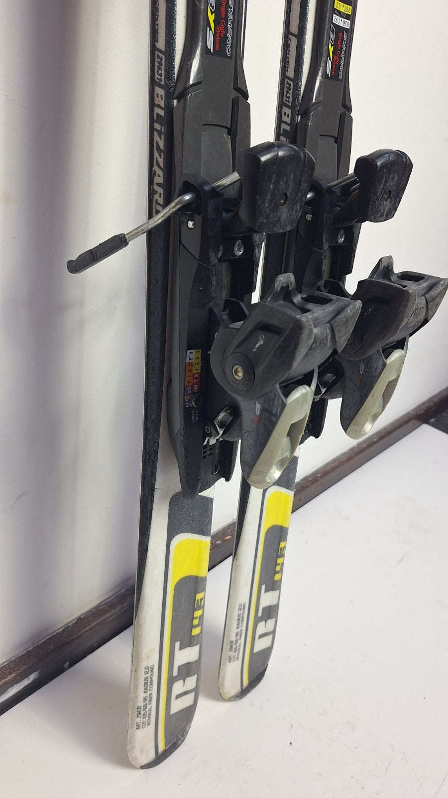 Blizzard RT 143 cm Ski + Tyrolia 7.5 Bindings Winter Fun