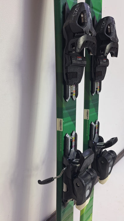 Sci Elan Explore Pro QS 150 + attacchi Elan 7.5 Sport invernali Divertimento sulla neve