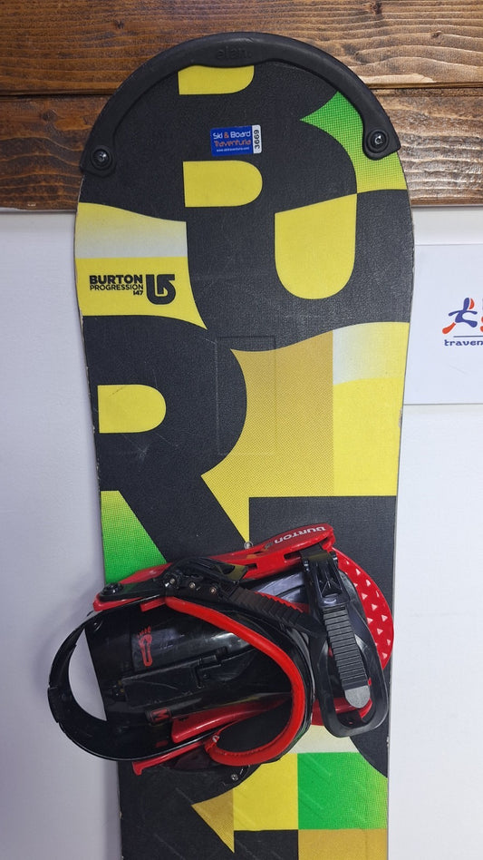 Burton Progression 147 cm Snowboard + Burton M  Bindings Winter Snow Adventure