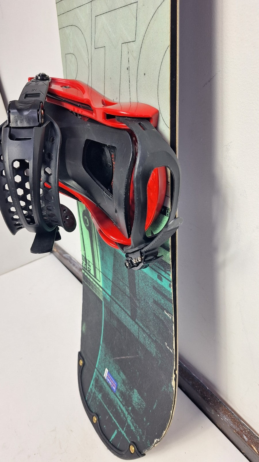 Snowboard Burton Radius 145L cm + fixations Burton M - aventure hivernale