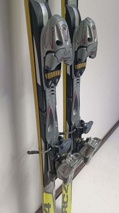 Fischer RC4 180 cm Ski + Tyrolia 12 Bindungen Wintersport