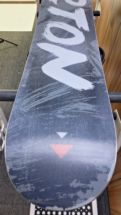 Burton LTR 153 cm Snowboard + Burton M  Bindings Winter Snow Adventure Fun