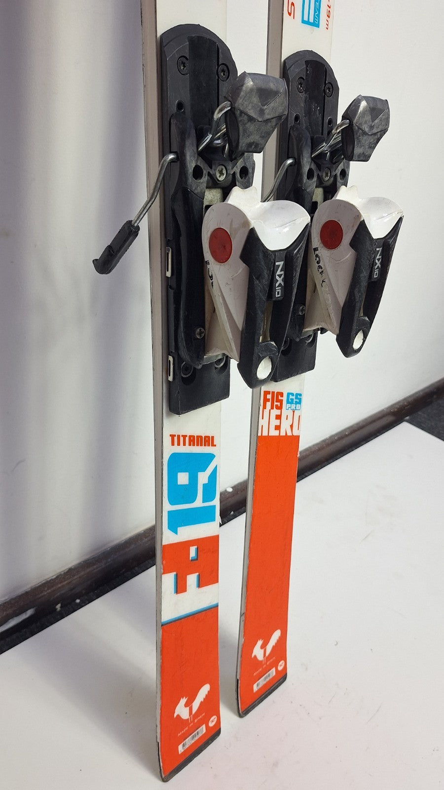 Ski Rossignol Hero FIS GS 165 cm + fixations Look NX10 Plaisir et sport hivernaux, neige