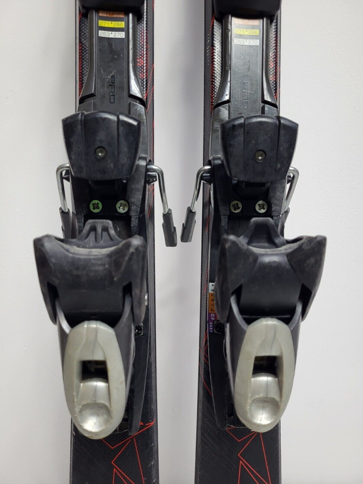 Ski Nordica Fire Arrow TM 140 cm + fixations Elan ESP 7.5, sports d’hiver