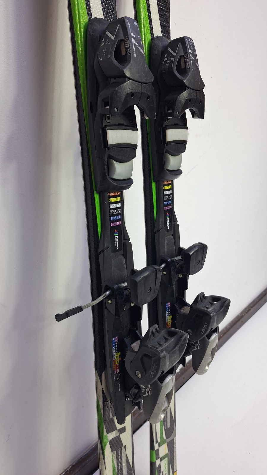 Elan Exar Pro 140 cm Ski + Elan ESP 7.5 Bindungen Sport Schnee Winter Spaß Abenteuer