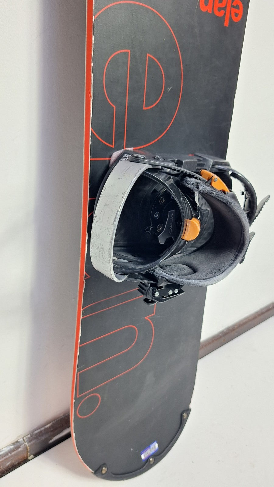Snowboard Elan Explore C 160 cm + Attacchi HEAD Rental L Divertimento sulla neve in inverno