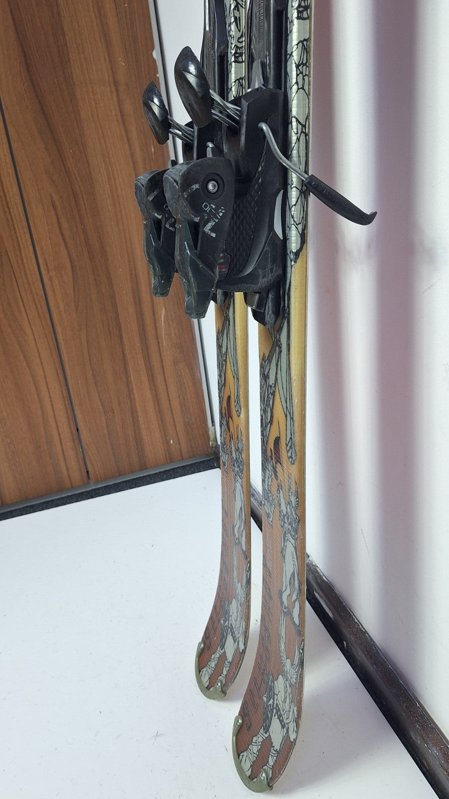 Elan Slingshot 166cm Ski + Elan EL 10  Bindings Winter Adventure Outdoor