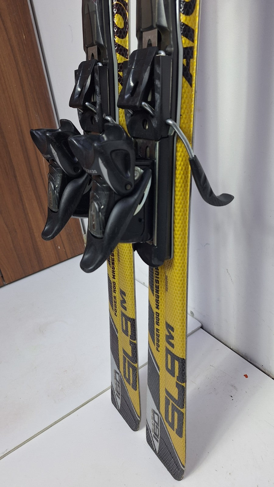 Atomic SL 9 160 cm Ski + Atomic 11 Bindings  Winter Sport Fun