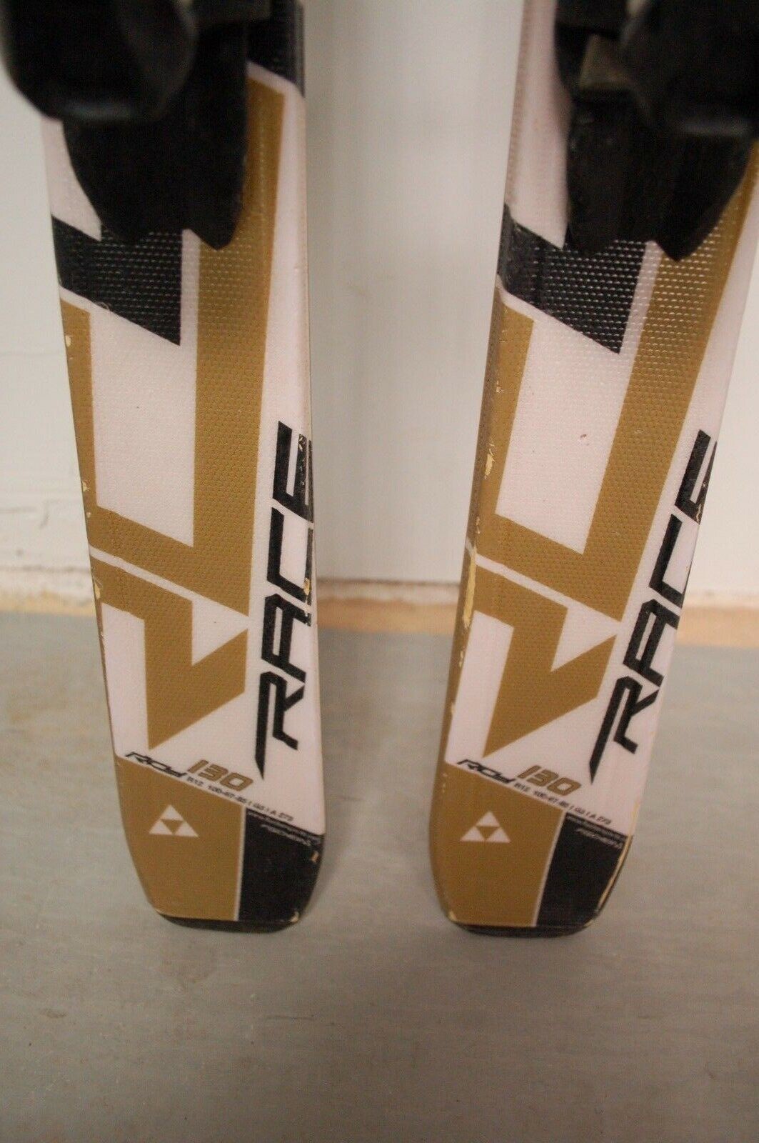 Fischer RC4 Race 130 cm Ski + Fischer FJ 7.5 Bindungen Winter Sport Snow CBS