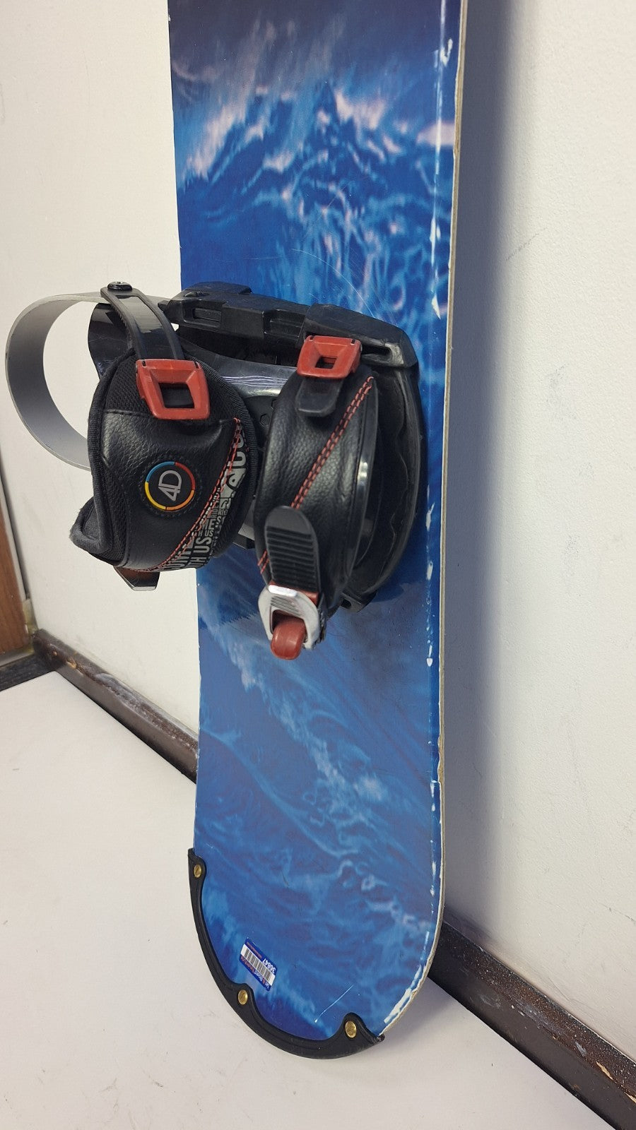 Matrix Storm 141 cm Snowboard +HEAD Rental M Bindings Snow Adventure Fun