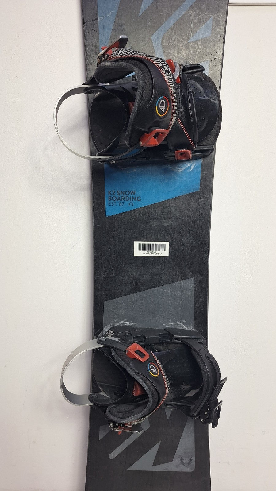 Snowboard K2 Rental 145 cm + fixations HEAD Rental taille M Aventure Hiver