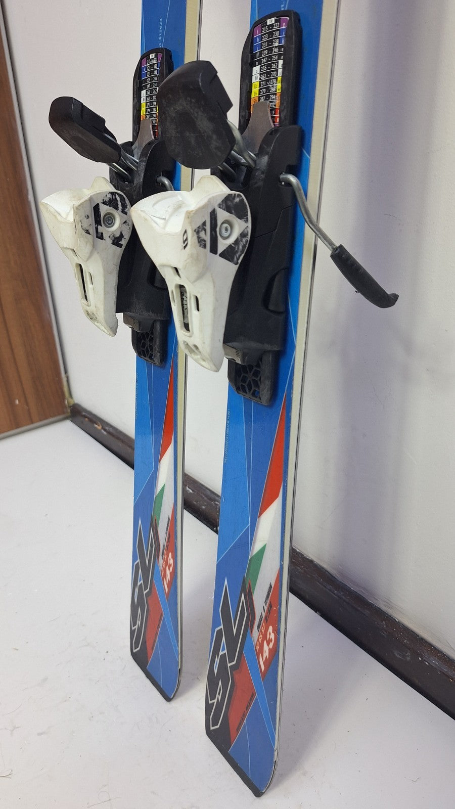 Nordica Dobermann WC SL 143 cm Ski + Fischer RS9 Bindings Sport Winter Fun