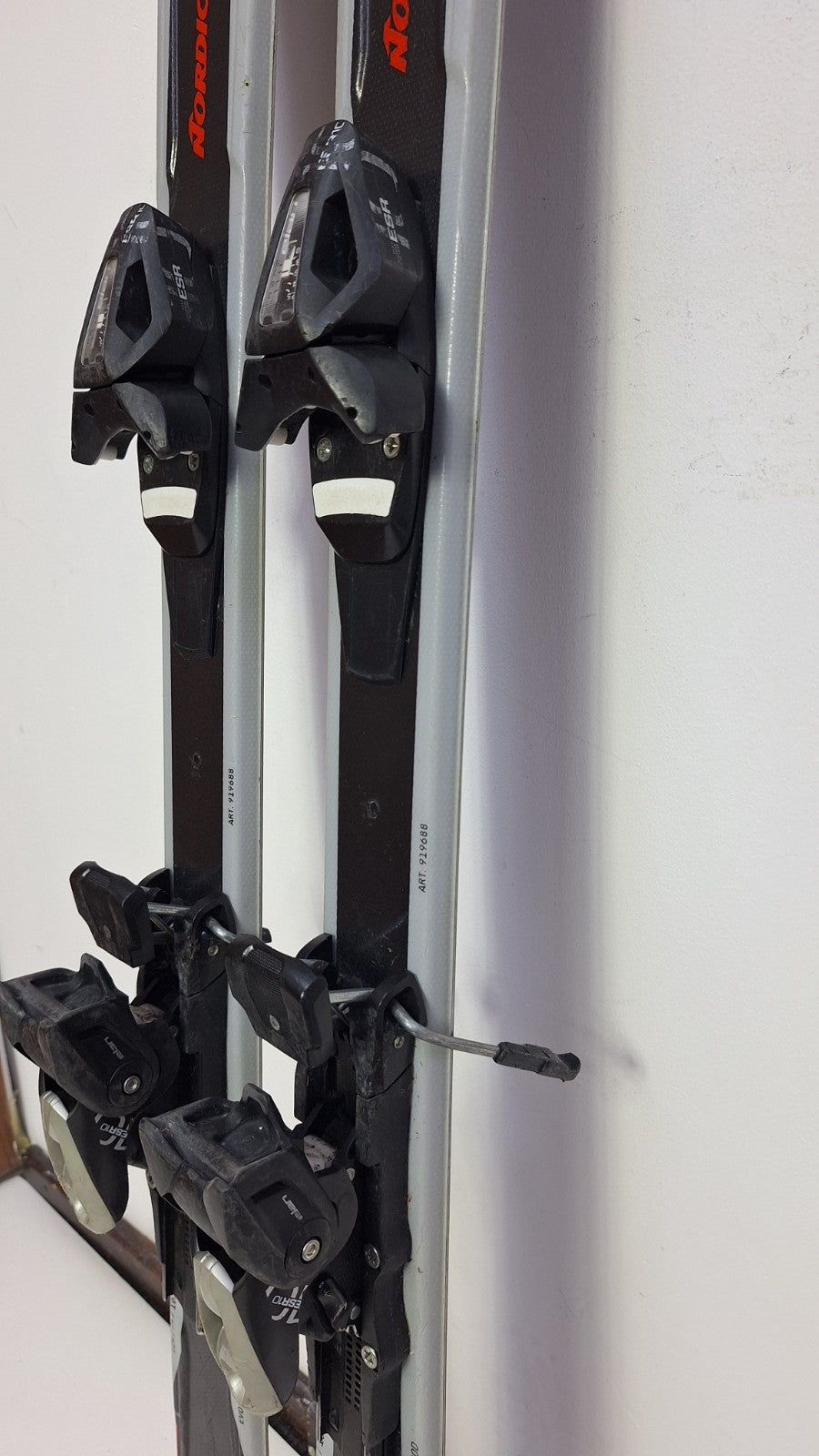 Nordica GT R EVO 144 cm Ski + Elan ESR 10 Bindungen Adventure Snow