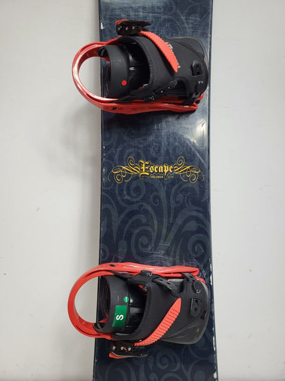 Matrix Escape 141 cm Snowboard + NEW Dreamscape Faky JR Size S Bindings Winter