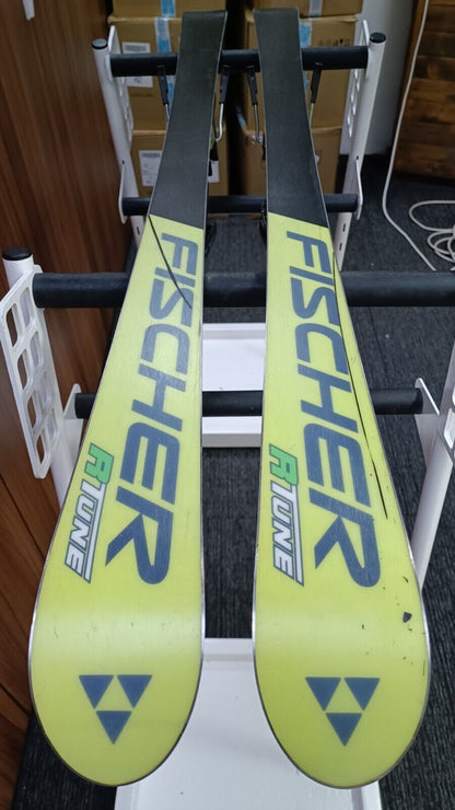 Fischer RC4 WC GS 133 cm Ski + Salomon 9.5 Bindungen Wintersport