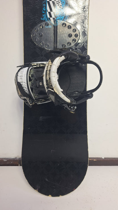 Snowboard Nitro Shield Venti 159 cm + Attacchi Union L per divertirsi sulla neve in inverno