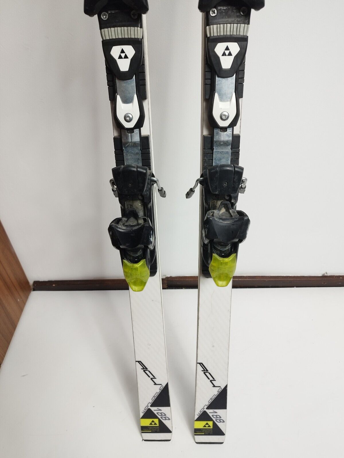 Fischer WC RC4 188 cm Ski + Fischer 13 Bindungen Wintersport