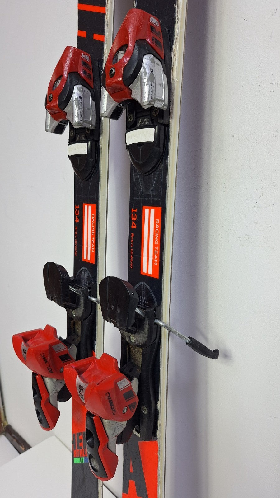 Sci Rossignol Hero Athlete Multievent 134 cm + attacchi Atomic 7.5 Inverno Neve