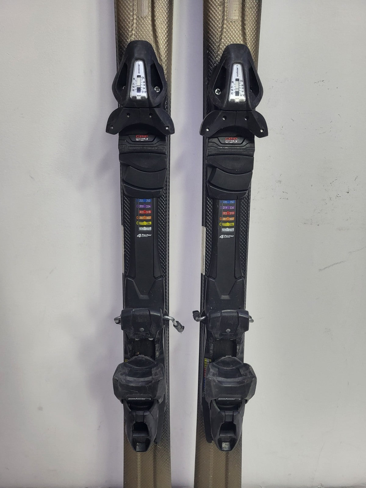 Elan Explore 72 170 cm Sci + Attacchi Elan ESP 10 Sport invernali sulla neve