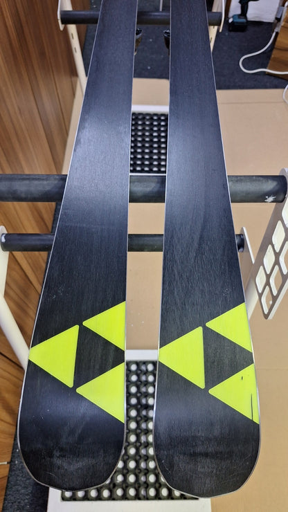 Fischer RC4 GS 155cm Skis + Fischer 9 Bindings Winter Fun Snow