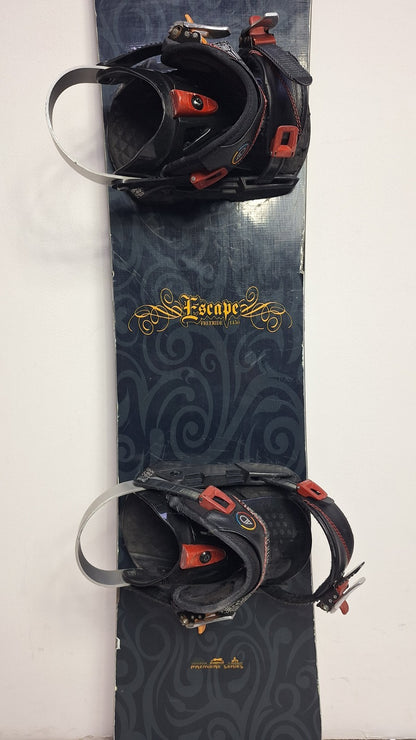 Snowboard Matrix Escape 145 cm de 2018 + fixations HEAD Rental M Neige Aventure
