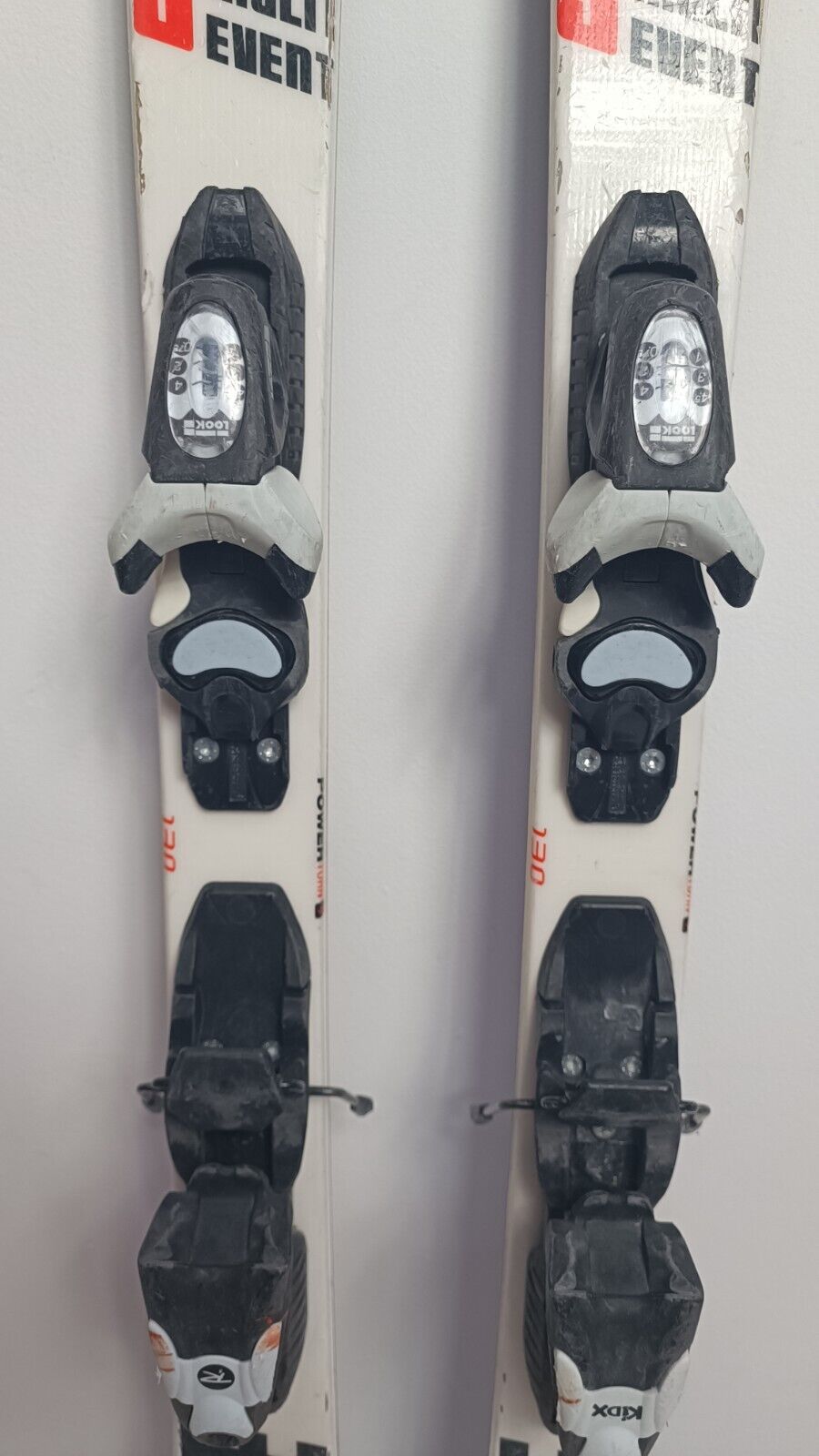 Ski Rossignol Hero JR 130cm + fixations Look 4.5 Aventure hivernale Hiver