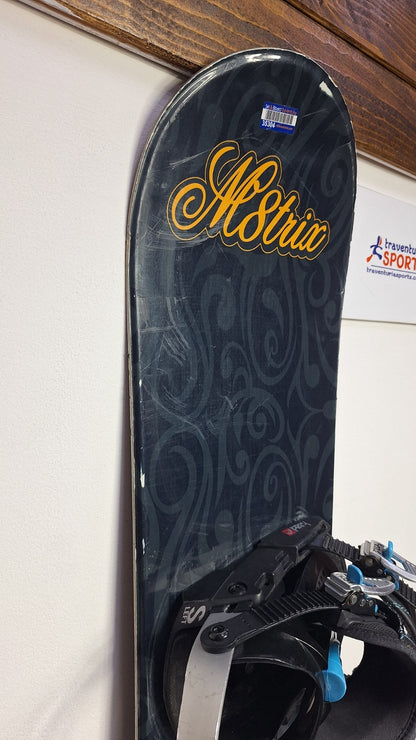 Snowboard Matrix Escape 136 cm + Attacchi HEAD Rental S Avventura sulla neve