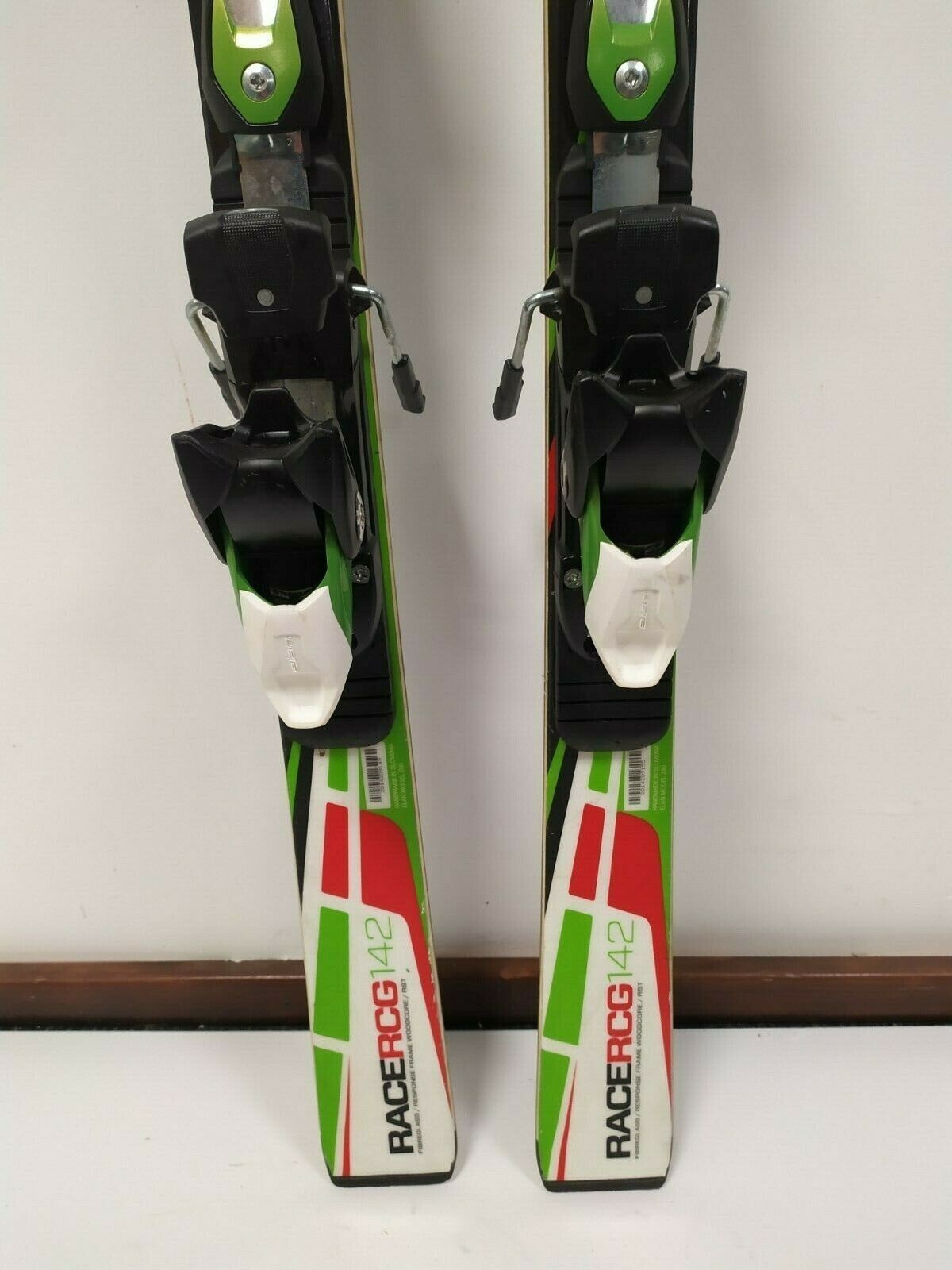 Elan Race RCG 142 cm Ski + Elan ER 11 Bindungen Wintersport-Spaß im Schnee