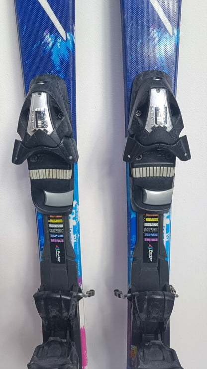 Ski Nordica Little Belle 120 cm + fixations Elan ESP 7.5 Aventure hivernale en hiver