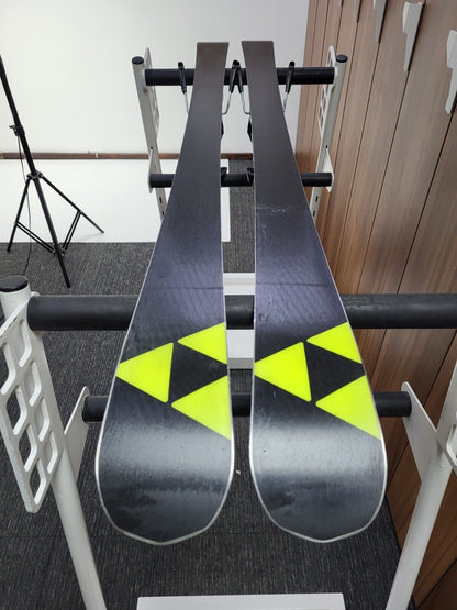 Fischer RC4 WC FIS 130 cm Ski + Fischer 9 Bindungen Wintersport