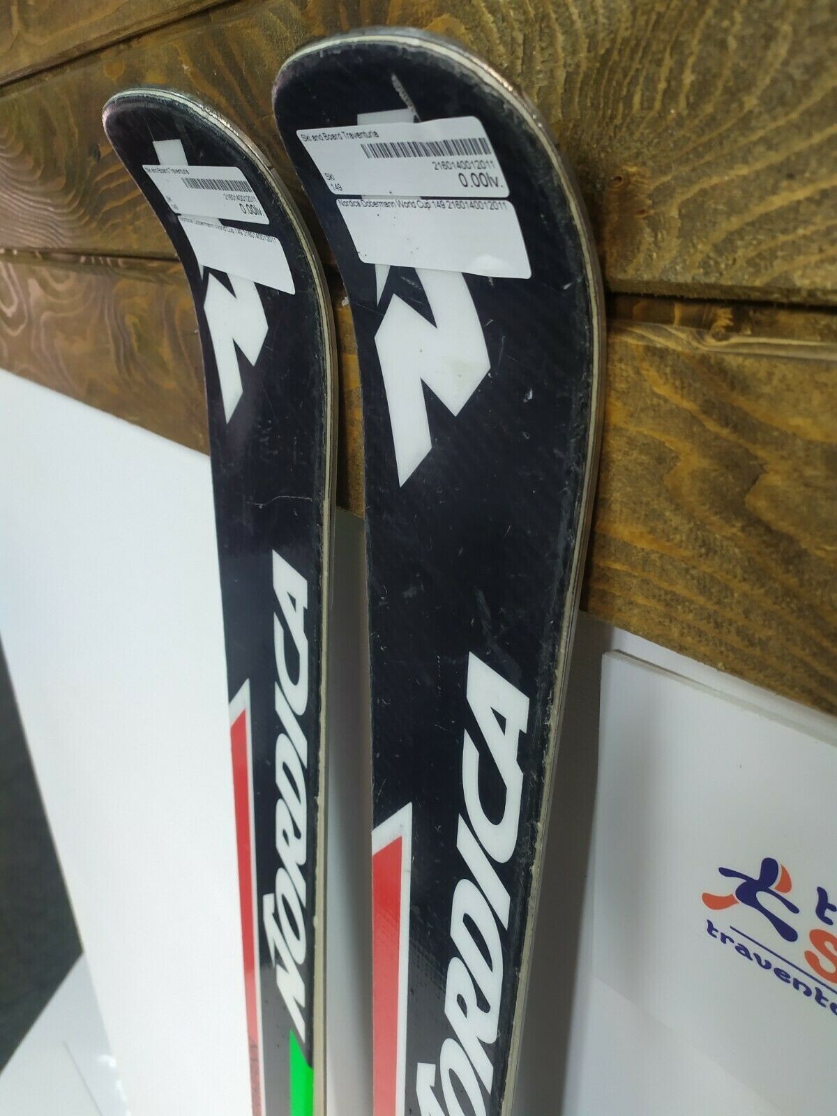 Nordica Dobermann GS J WC 149 cm Ski + fixations Marker Race 10 Sport, hiver et divertissement