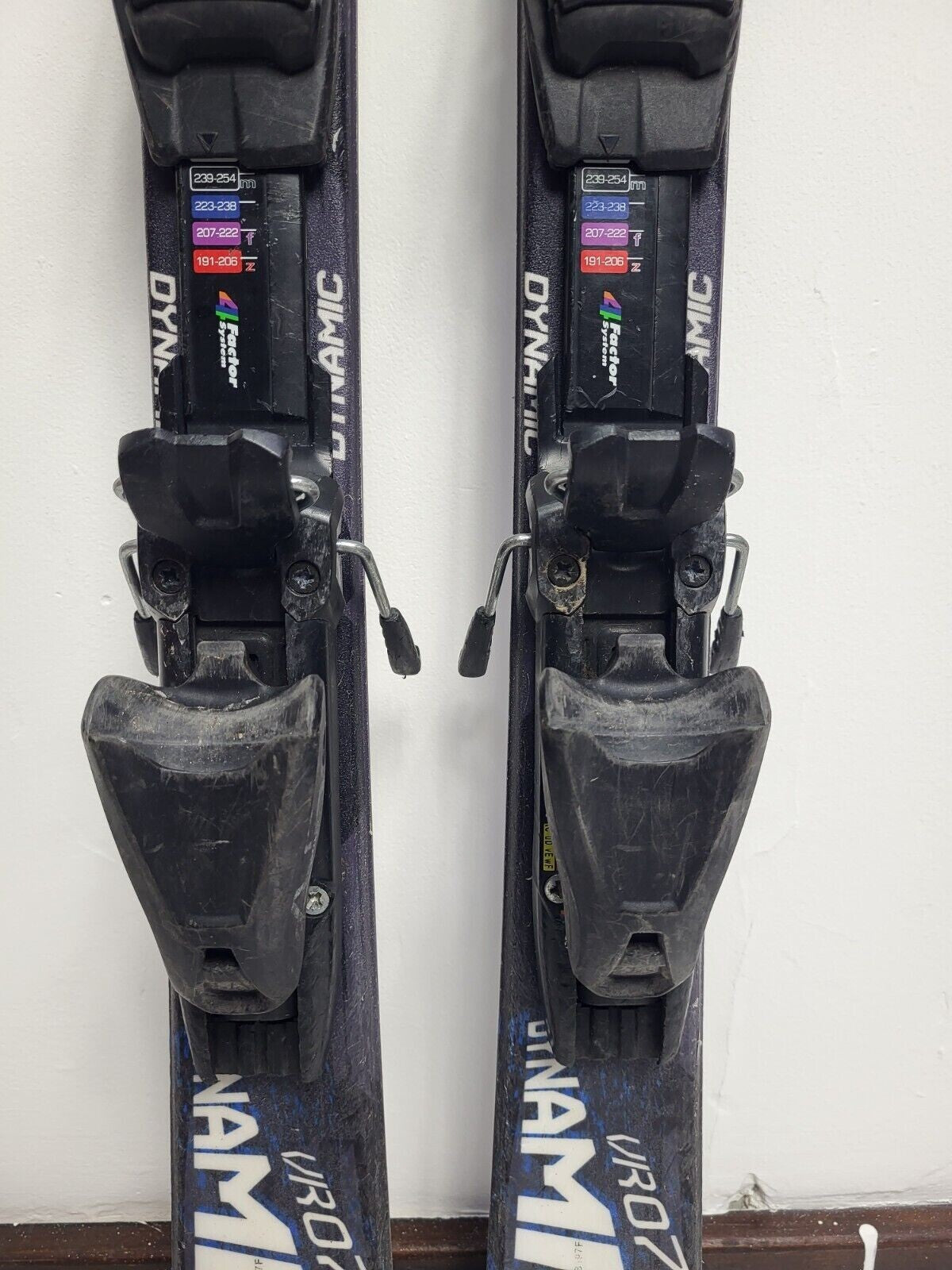 Sci Dynamic VR0 7 110 cm + attacchi Elan ESP 4.5 Adventure Slope Winter