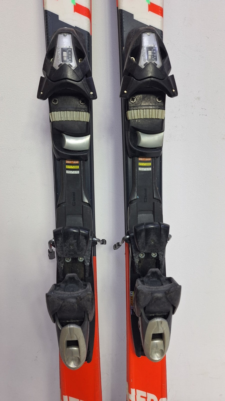 Ski Rossignol Hero J 150 cm + fixations Elan ESP 7.5 Plaisir hivernal Sports de neige