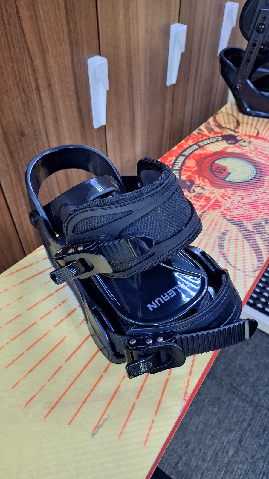 HEAD Rocka 4D 159 cm Snowboard + Brand New Talerun M Bindings Winter Sport Fun