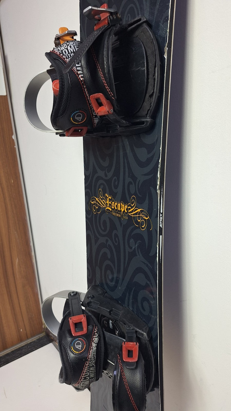 Snowboard Matrix Escape 145 cm de 2018 + fixations HEAD Rental M Neige Aventure