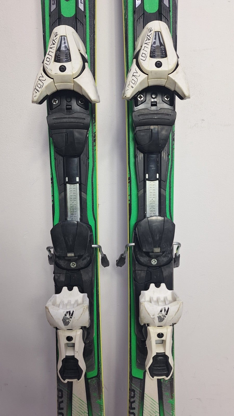 Salomon Enduro XT 800 161cm + Salomon 12 Bindings Winter Fun Snow Sport