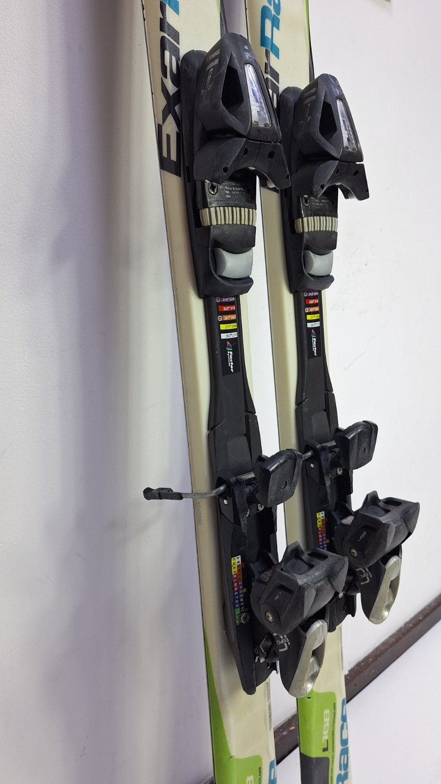 Ski Elan Exar Race 168 cm + fixations Elan ESP 10, hiver, plein air, neige et plaisir