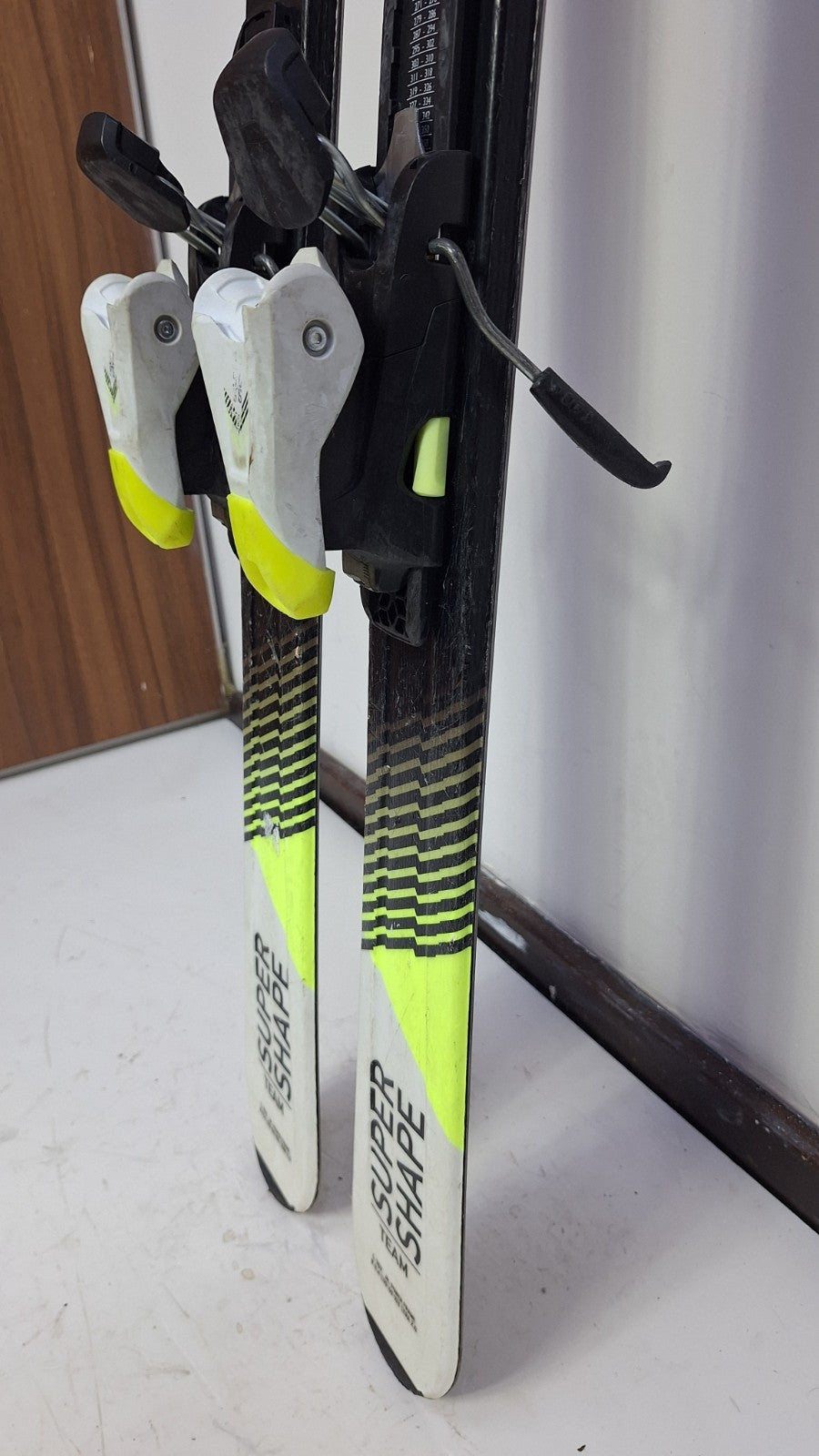 Ski HEAD SupershapeTeam SLR Pro 157 cm + fixations HEAD SLR 7.5, plaisir des sports d'hiver