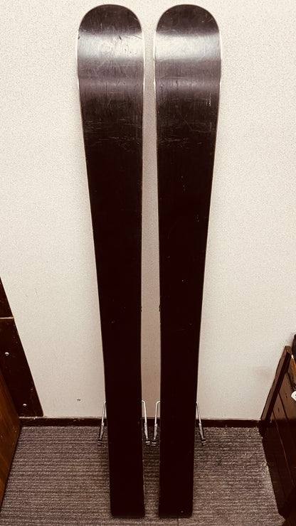Sci Armada Bantam 120 cm + Attacchi Salomon 4.5 Sport invernali divertenti sulla neve