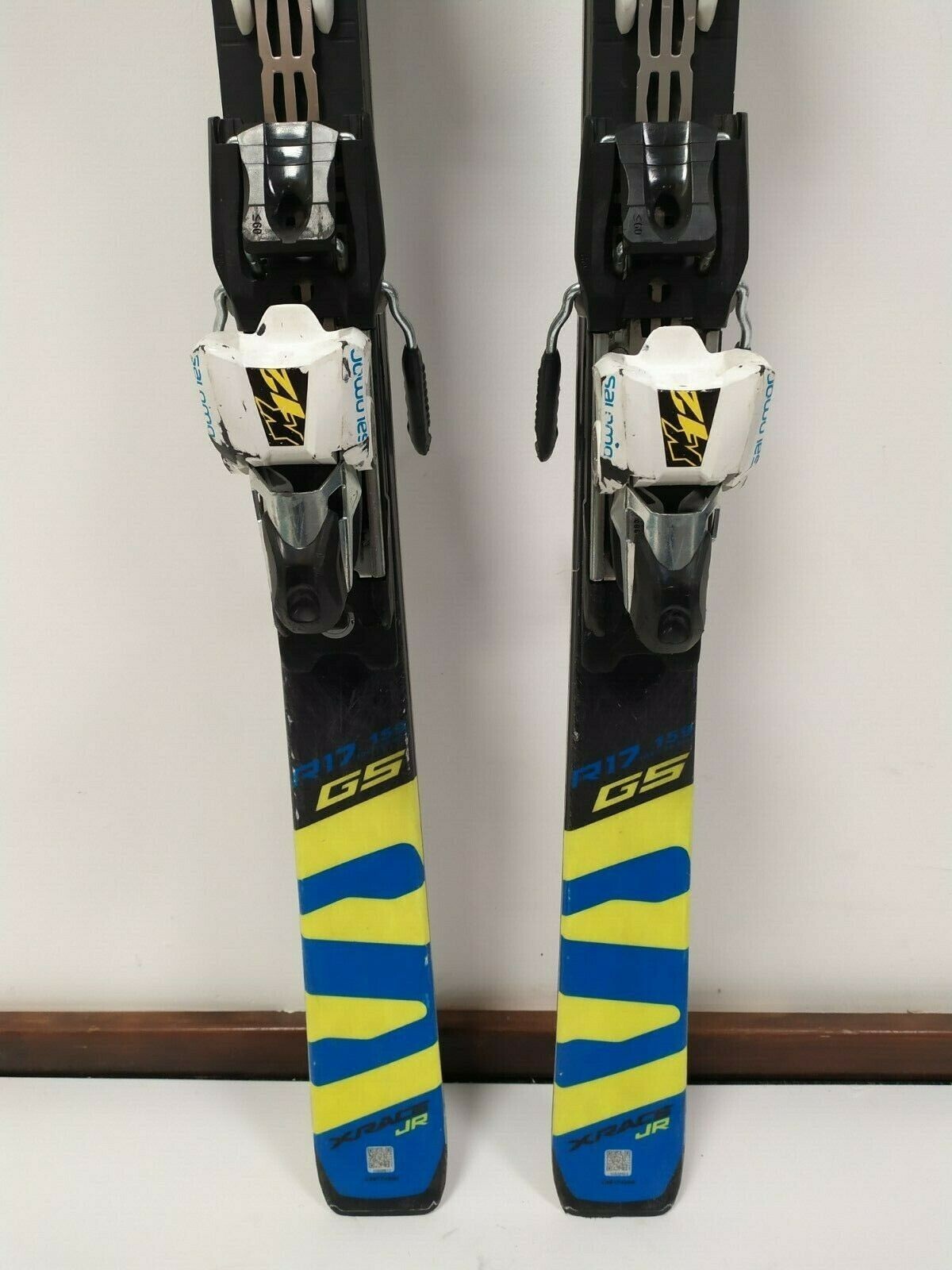 Ski Salomon Xrace JR GS 159 cm + fixations Salomon X12. Neige, sport d’hiver et plein air