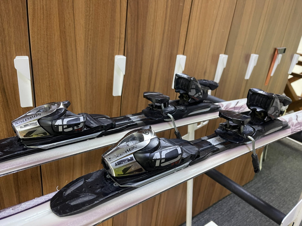 Ski Salomon Emerald 165 cm + fixations Salomon 10 Aventure Sport d’hiver