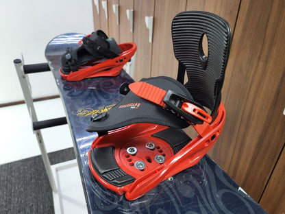 Matrix Escape 141 cm Snowboard + NEW Dreamscape Faky JR Size S Bindings Winter