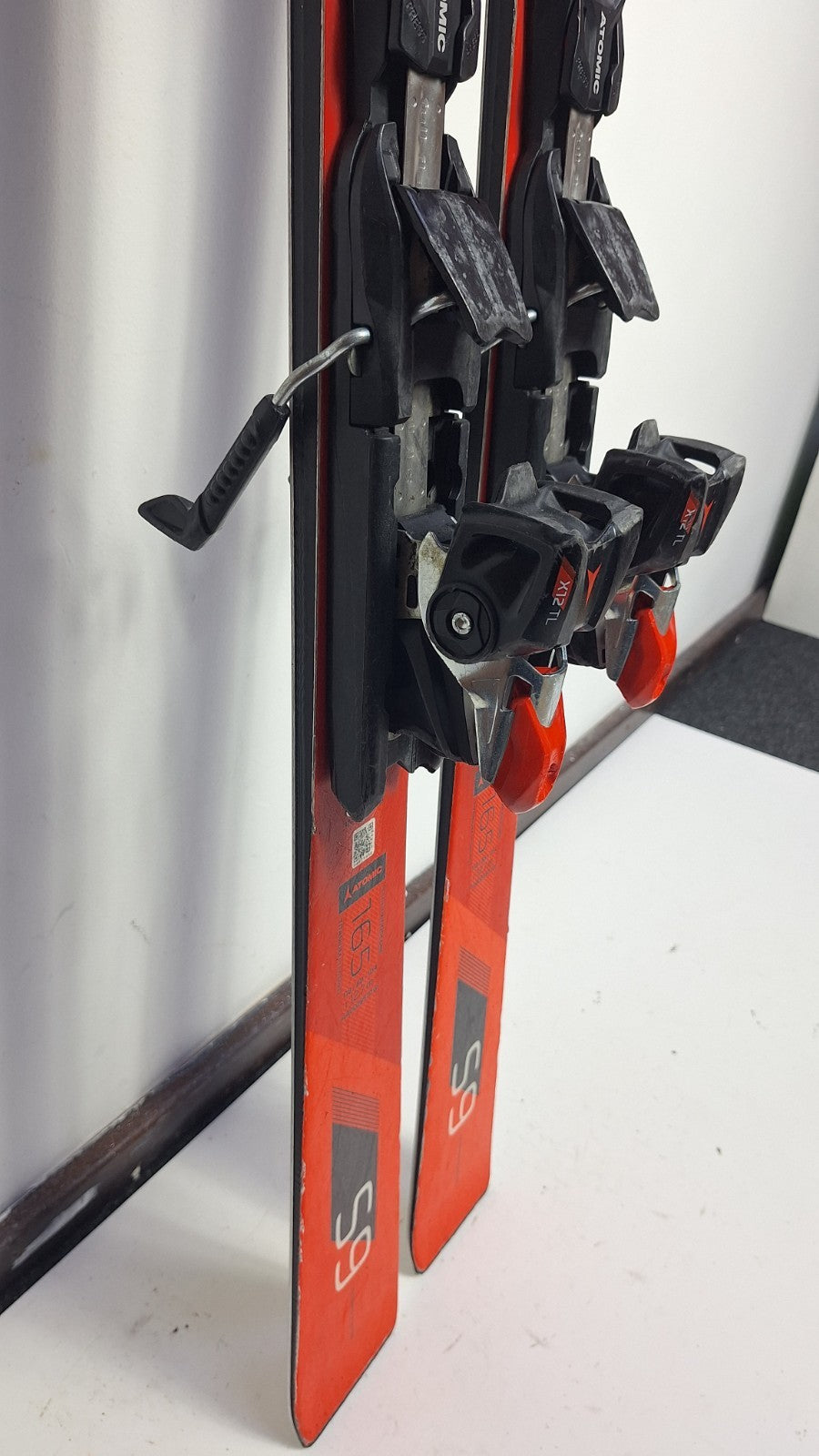 Atomic Redster S9 165 cm Skis + Atomic 12 Bindings Winter Fun Snow