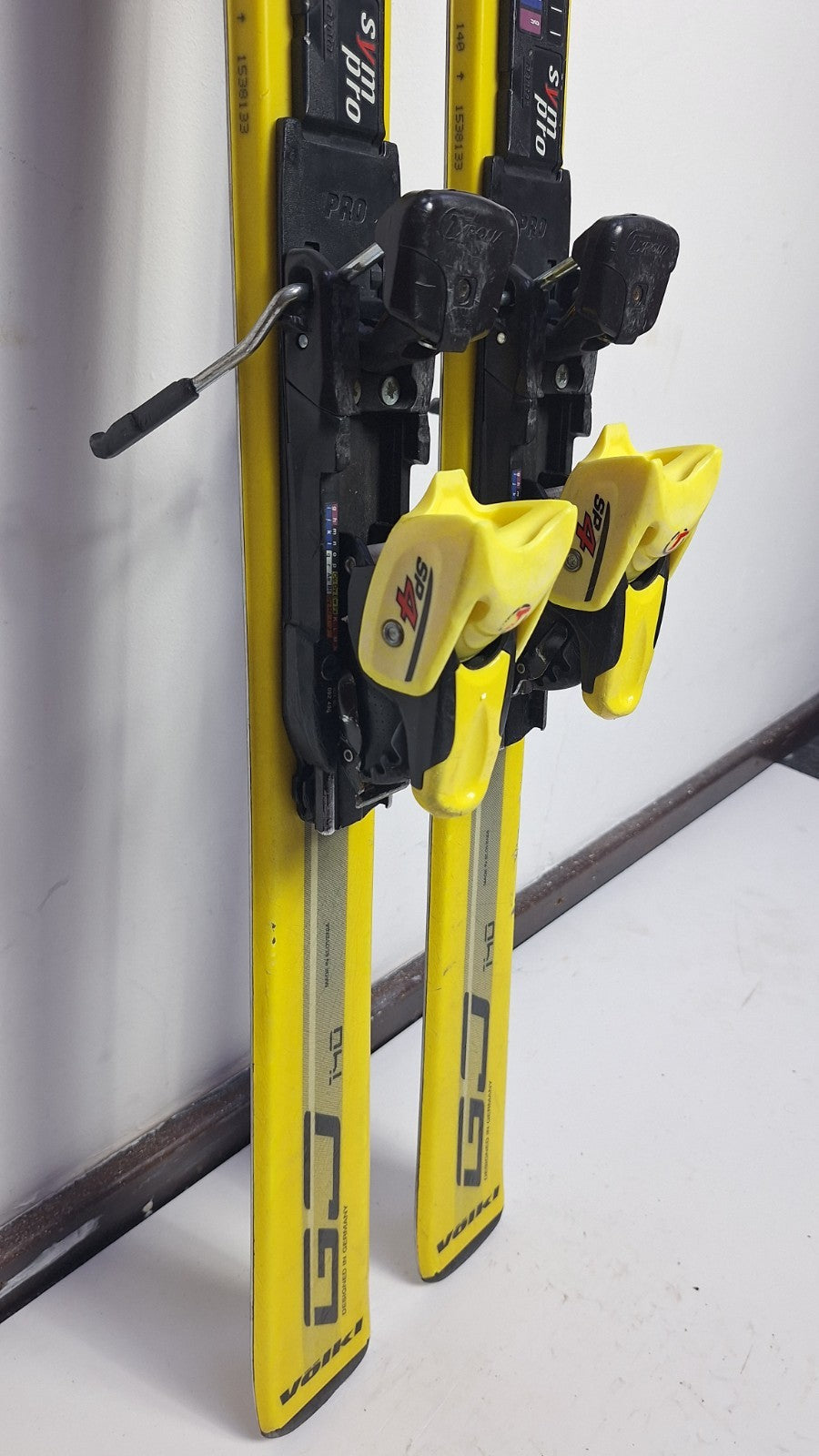 Volkl Vertigo 140cm Ski + Tyrolia 7 Bindings Fun Snow Winter Sport Piste